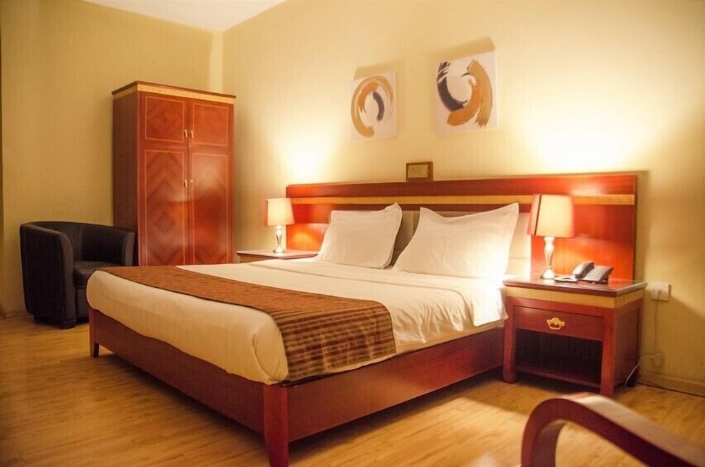 Hotel Rosebud 25/50