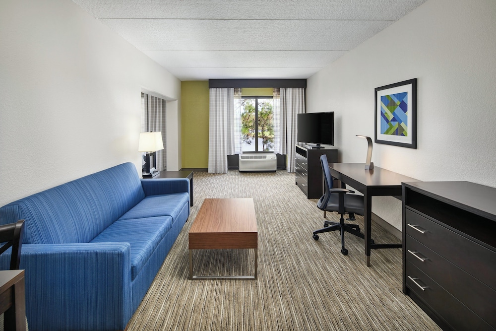 Holiday Inn Express & Suites Jacksonville SE- Med Ctr Area 39/55