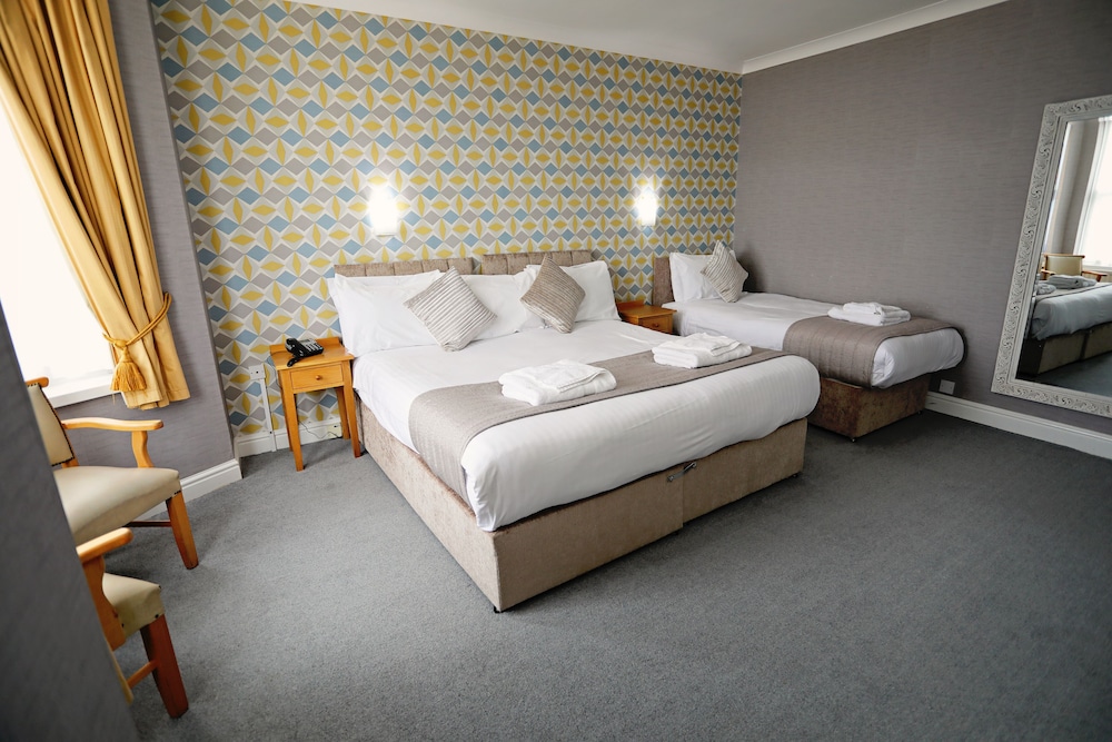 The Beaches Hotel 31/100