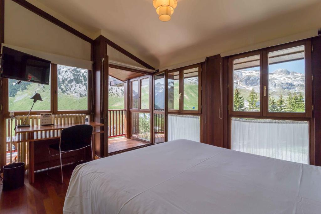 Hotel Candanchu 25/58