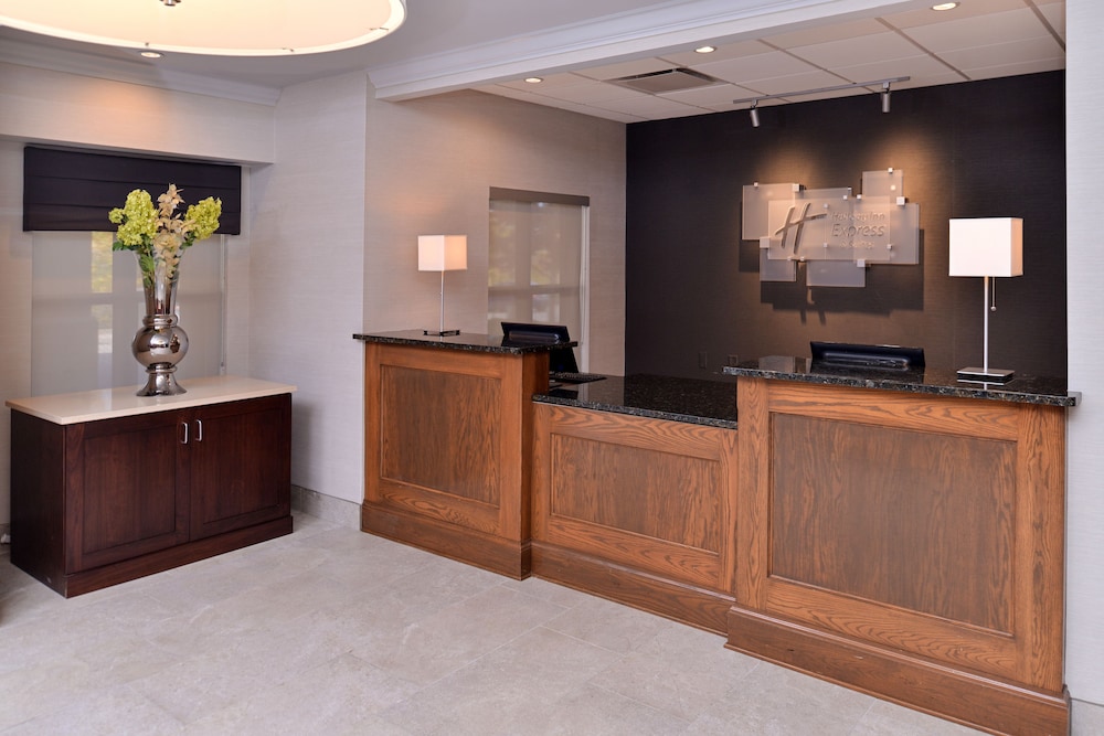 Holiday Inn Express Hotel & Suites St. Louis West-O Fallon 5/71