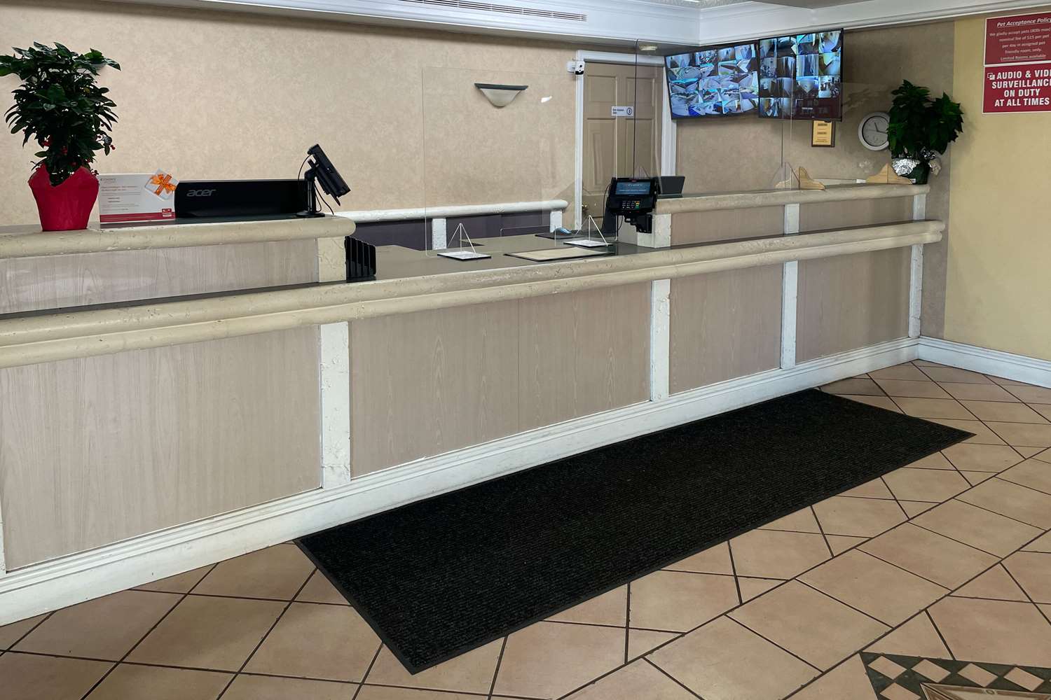 Econo Lodge Kalamazoo MI 4/5