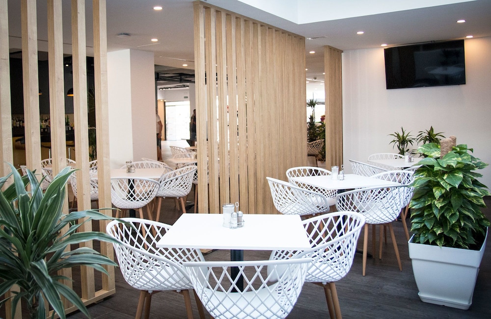 Planet One Hotel 40/55
