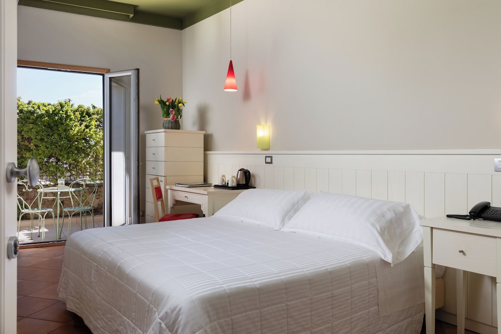Marin Hotel 14/42