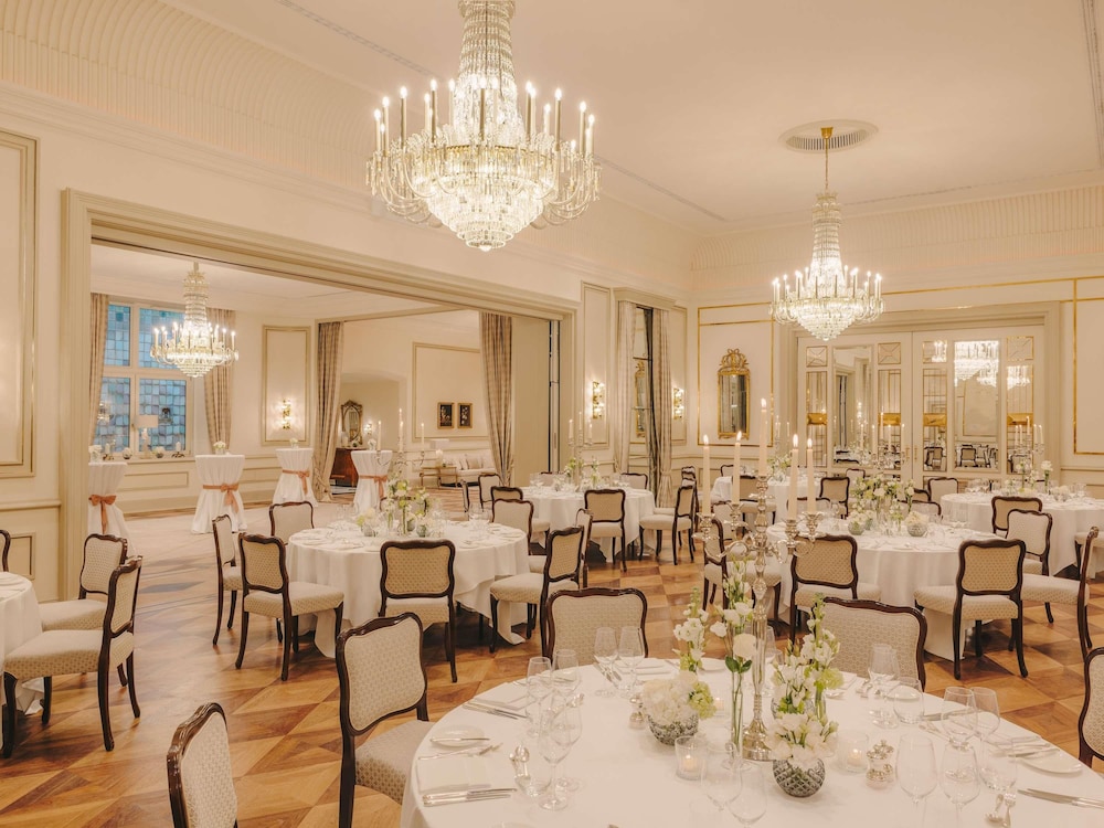 Fairmont Vier Jahreszeiten 62/75
