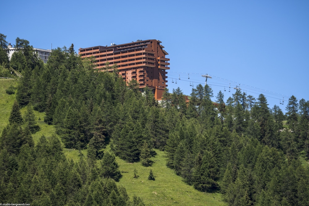 PIERRE AND VACANCES PREMIUM LES HAUTS BOIS 46/50