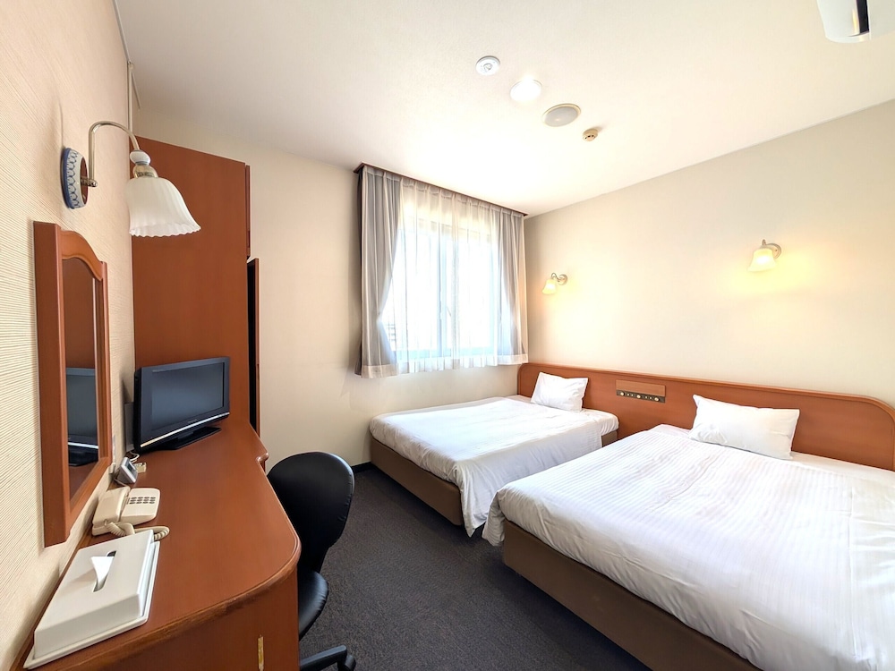 ROOM, TWIN BEDS, SMOKING