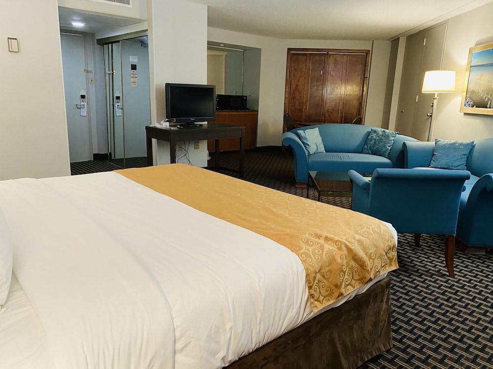 Junior Suite, King Bed, Water View