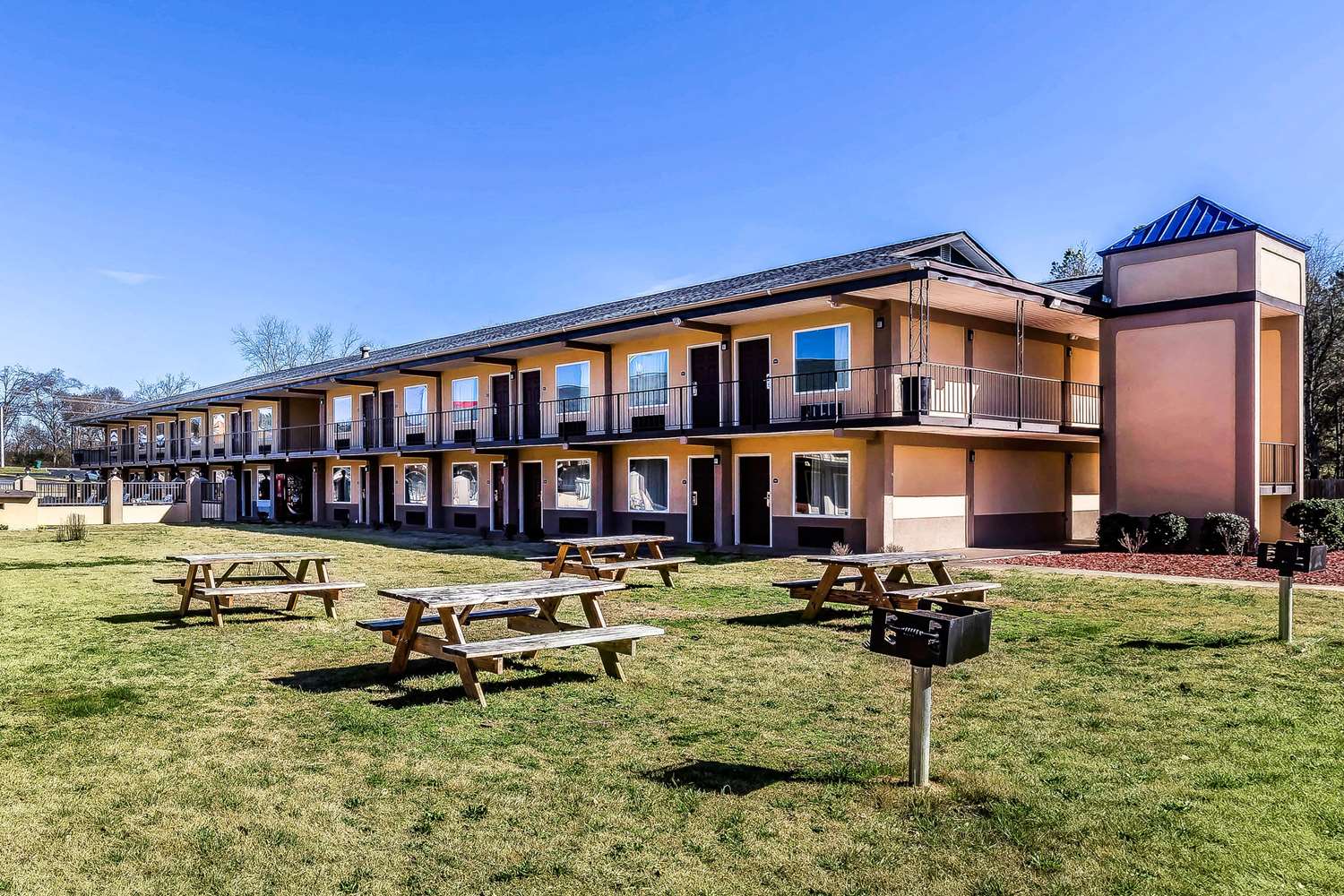 Econo Lodge Lavonia, GA 32/33