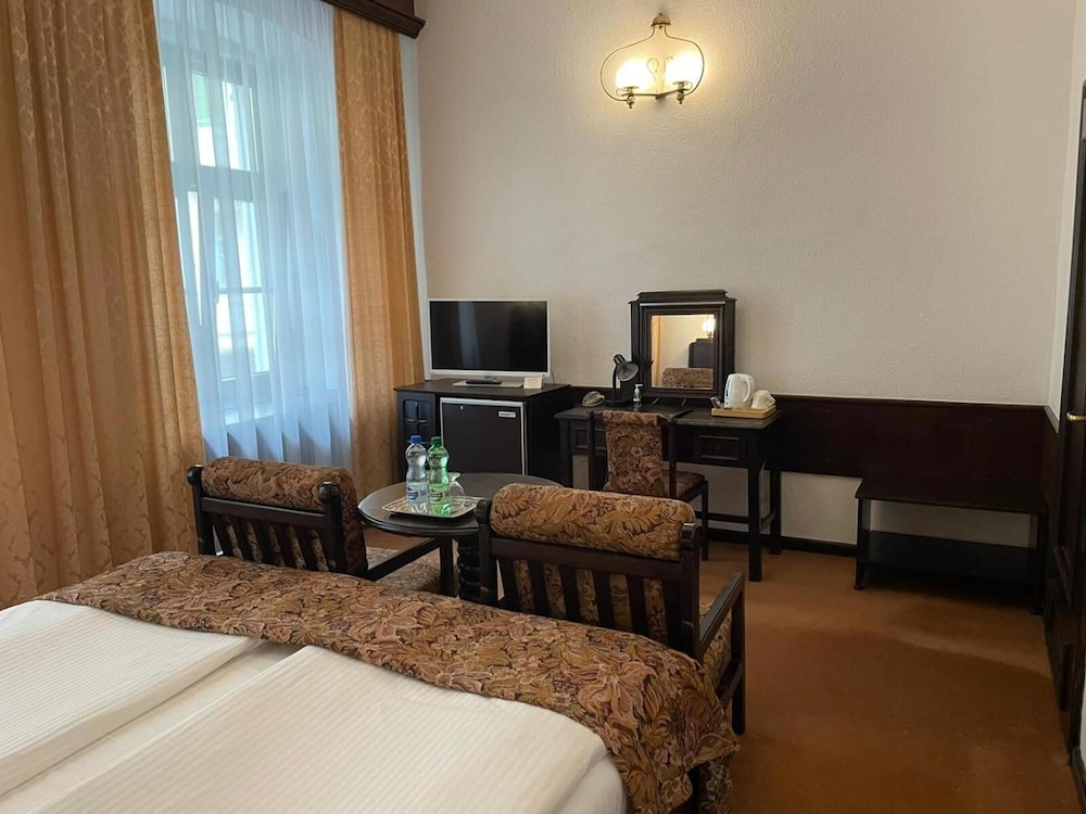 Dwor Polski Hotel 32/50