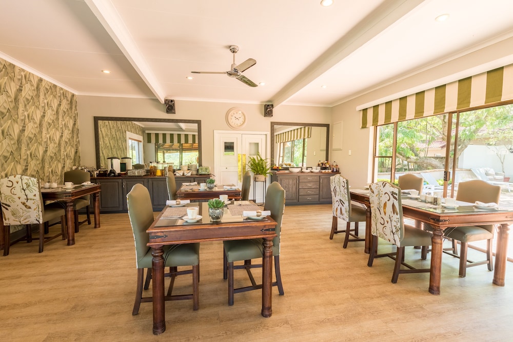 La Roca Guest House 49/58