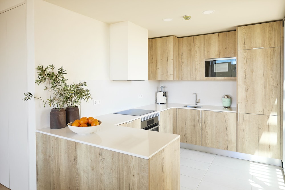 White Shell Beach Villas 6/50