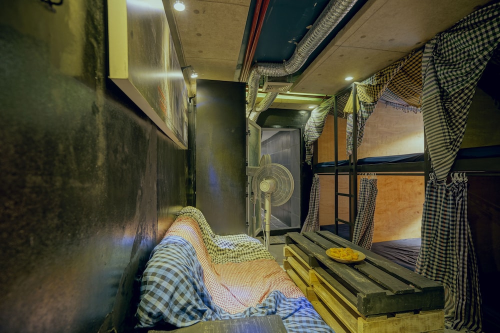Leuleu Hostel 2 6/15
