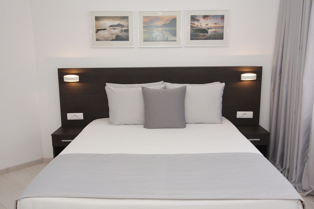 INTERNATIONAL ATENE HOTEL 17/48