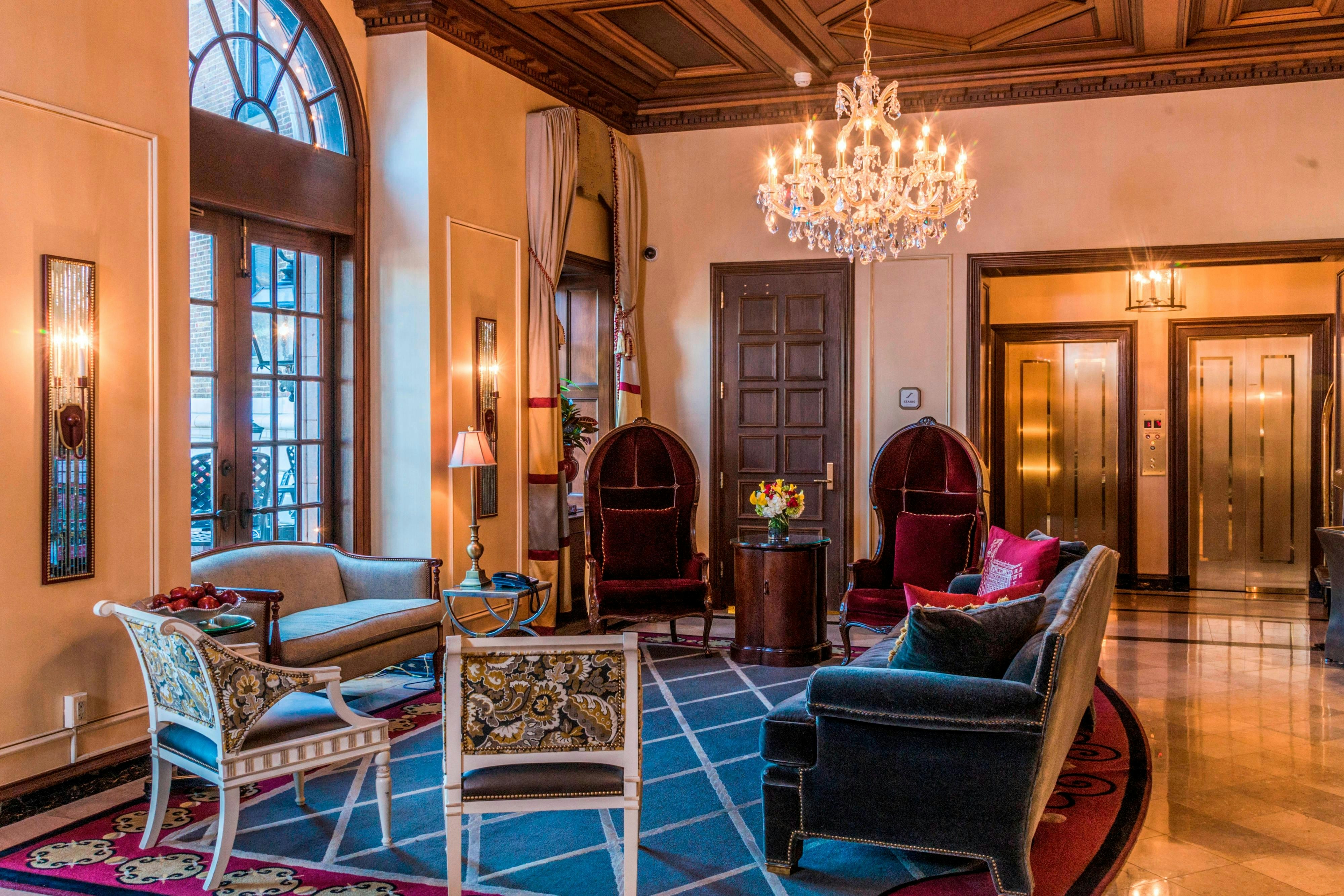 The Raphael Hotel Autograph Collection 14/33