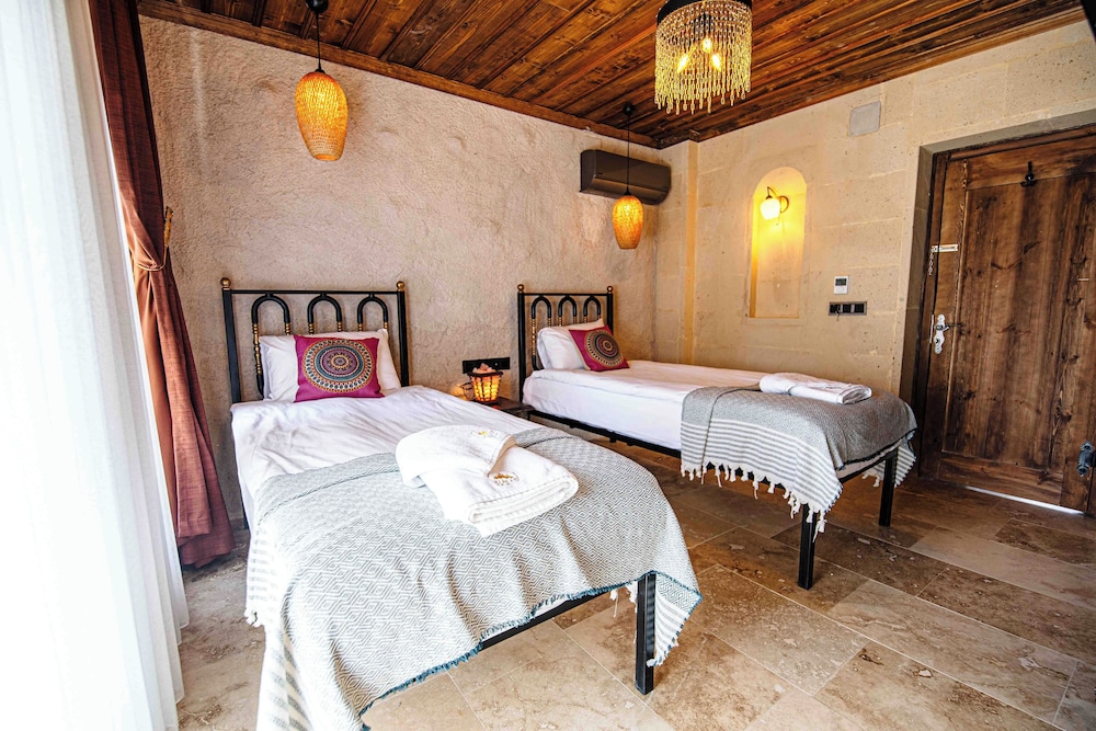 Alika Castle House 6/39