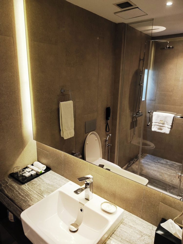 The Residence by Gulshan Club Limited 61/63