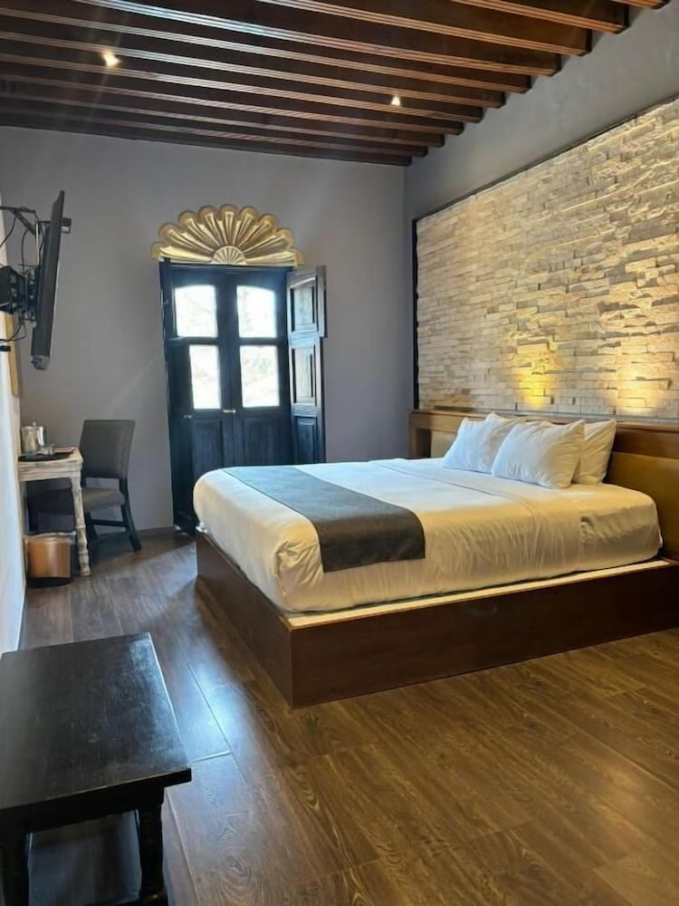 Meson de Santa Rosa Luxury Hotel 14/70