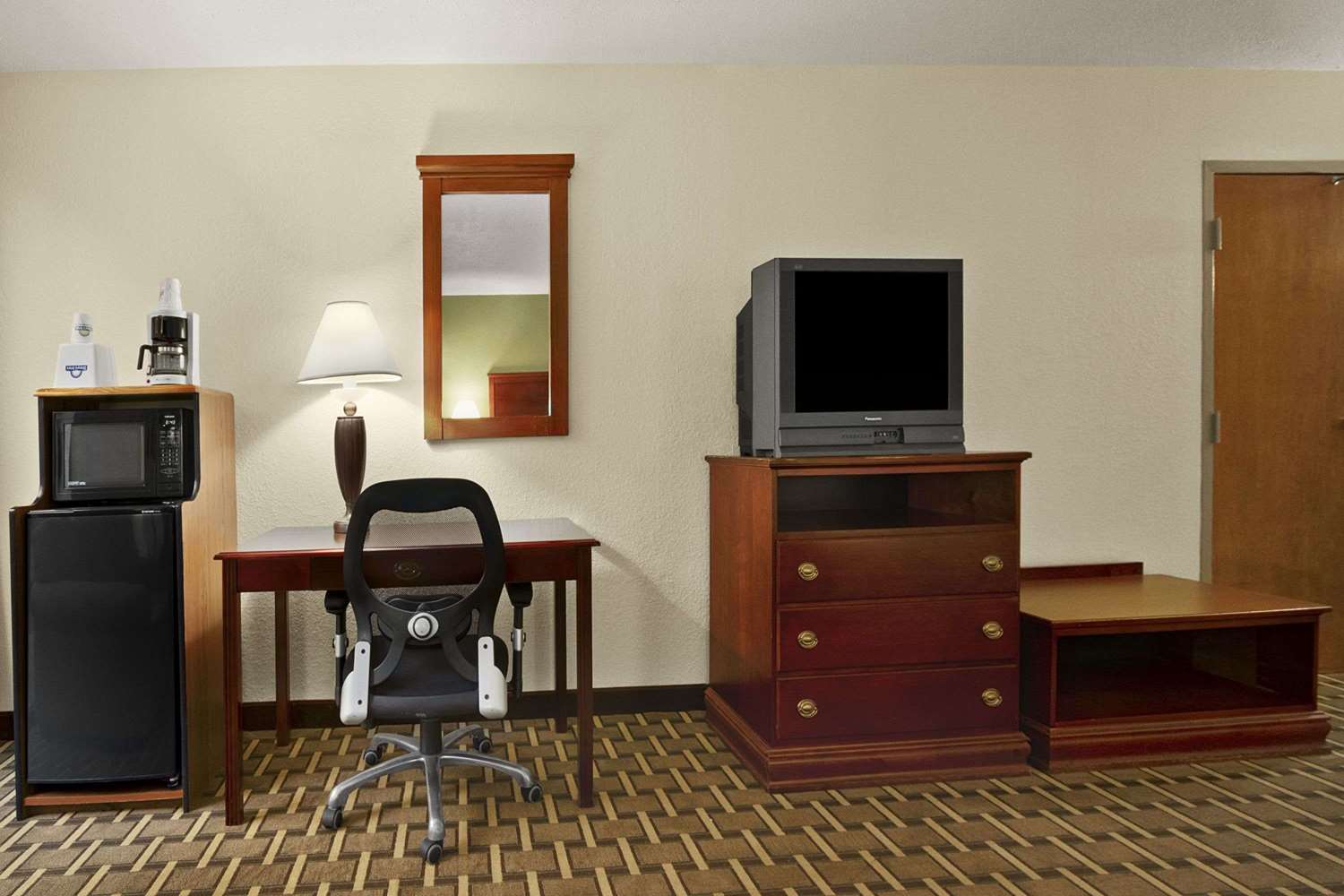 Days Inn by Wyndham Fayetteville-South/I-95 Exit 49 25/31