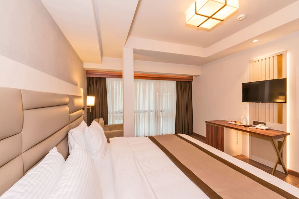 Golden Royal Hotel & Spa 16/50