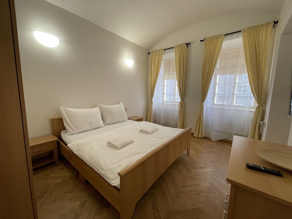 White Swan Boutique Apartments 22/58