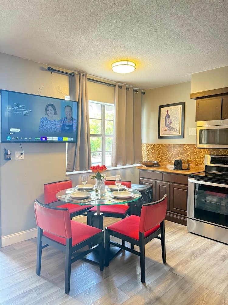 Sheridan Suites Apartment Hotel 53/69