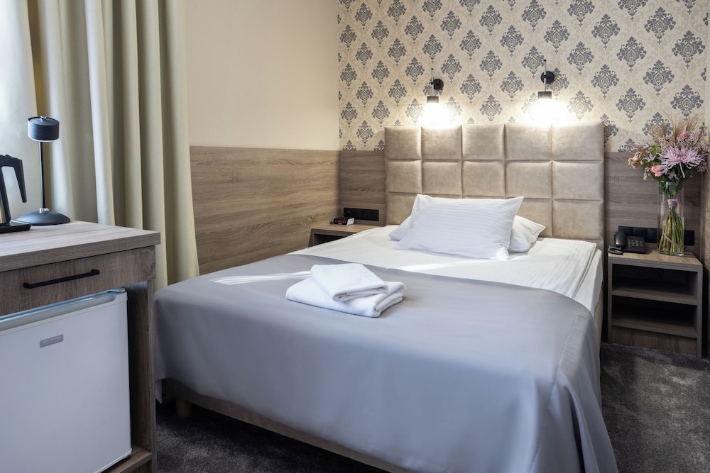 Maksymilian Hotel 24/70