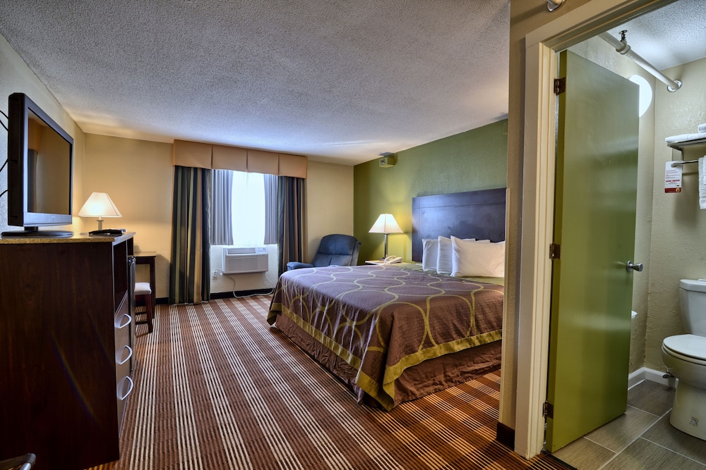 Super 8 by Wyndham Bangor 16/29
