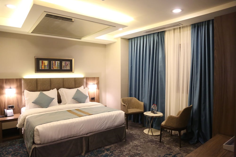 أجنحة برام(Bram Suites) 7/25