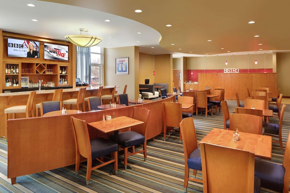 Doubletree By Hilton Richmond Airport 24/40