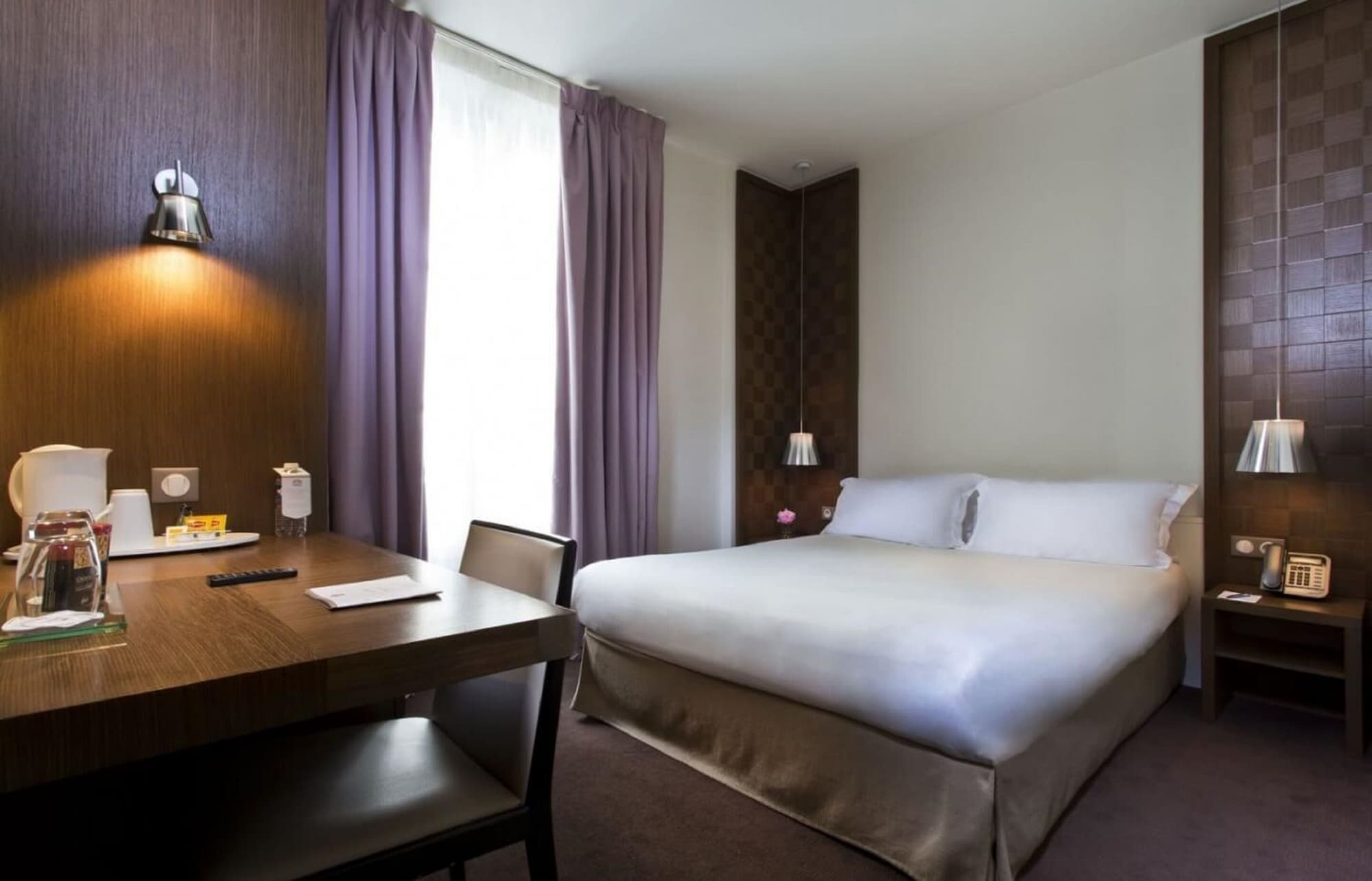 غرفة بسرير كوين، Hotel Le Colisee 4/6