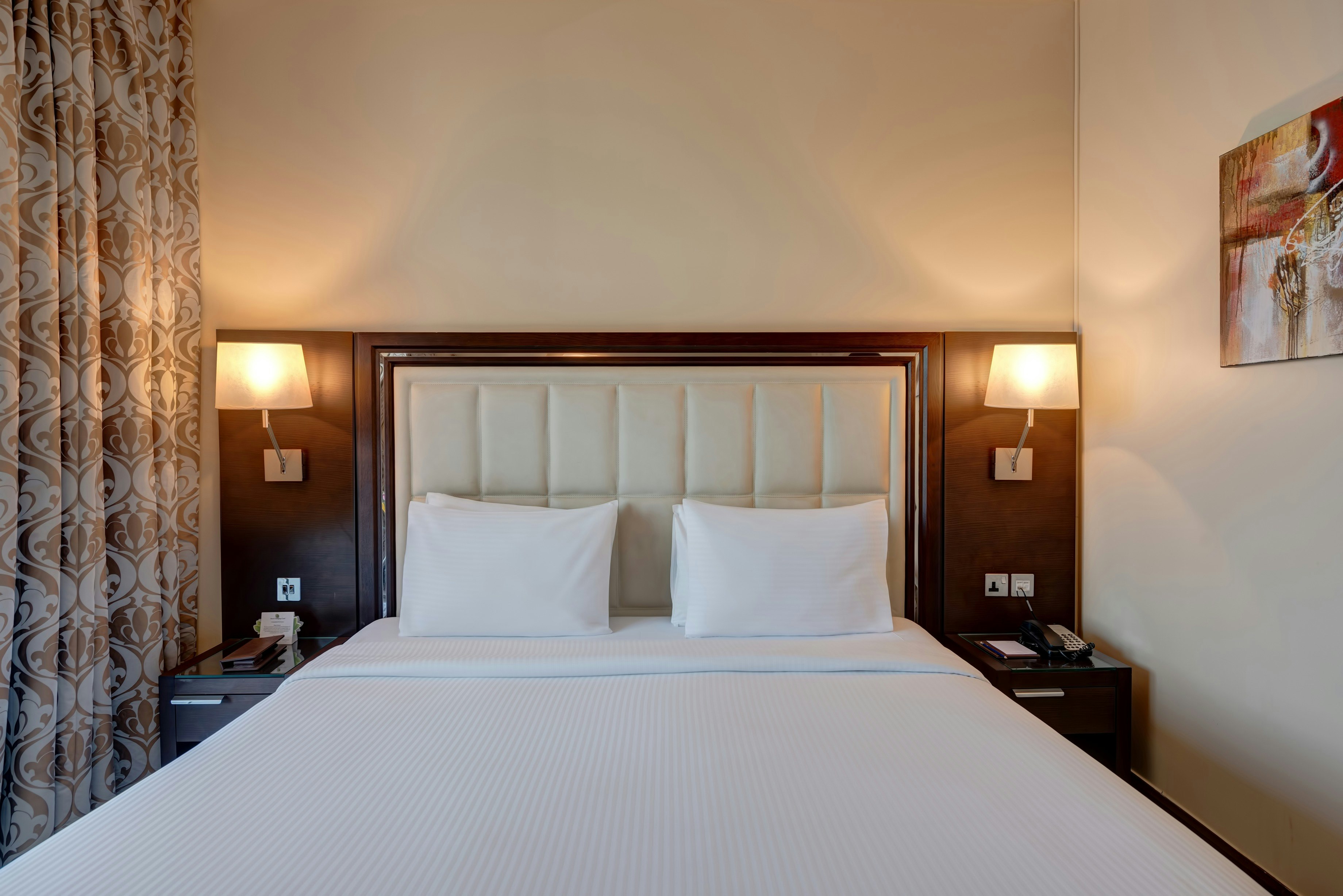 SUPERIOR, KING BED, CREEK VIEW