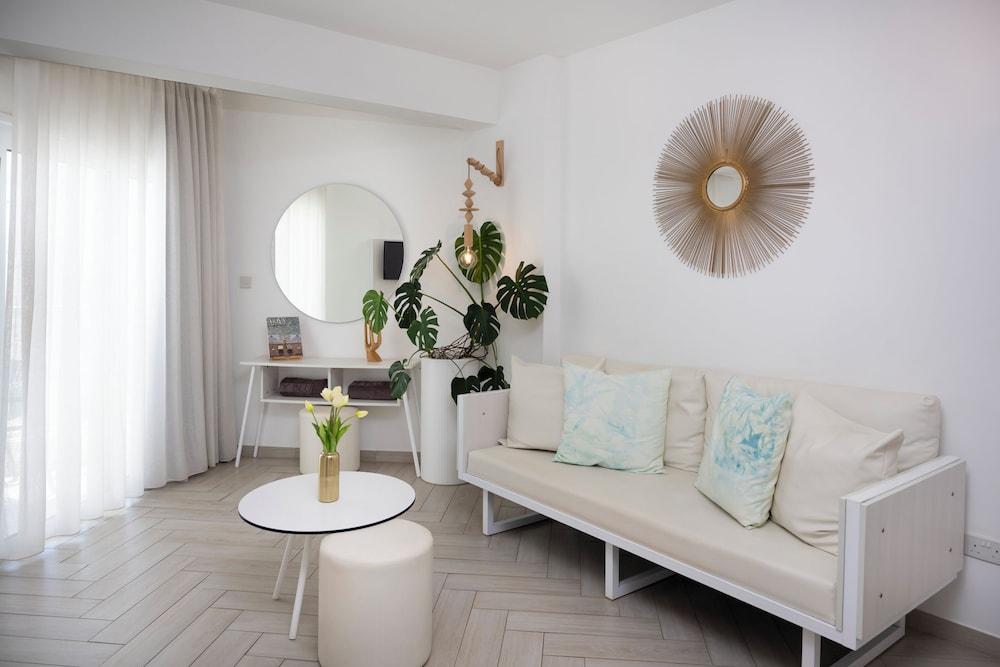 Domniki Hotel Apartments 22/50