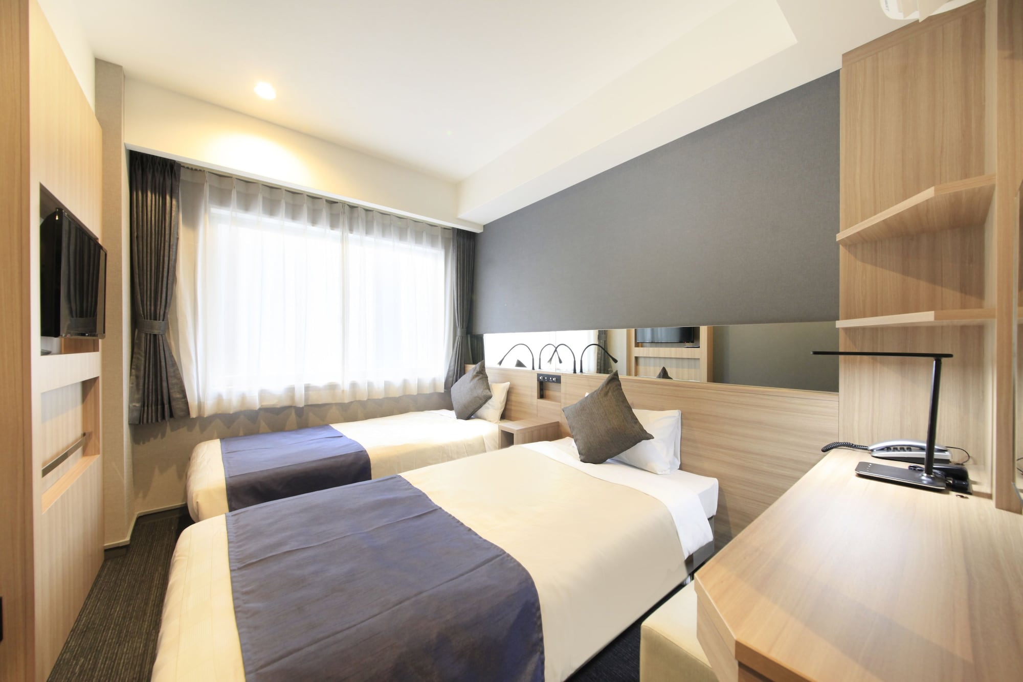 MODERATE, TWIN BEDS