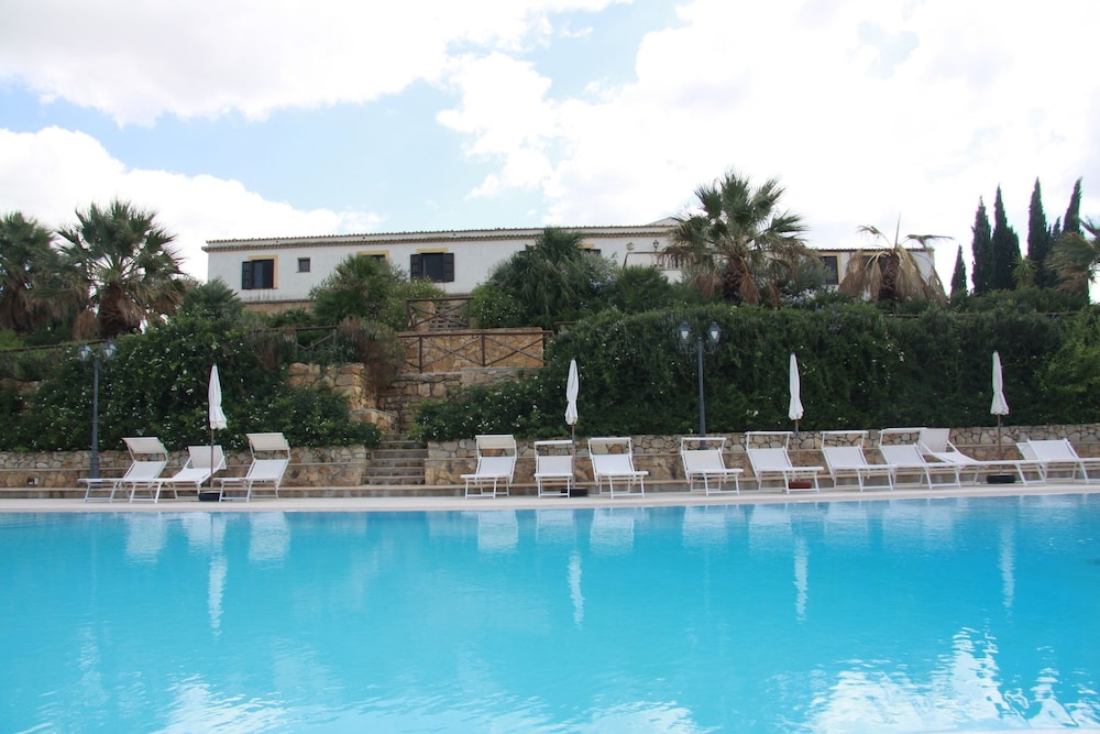 Don Giovanni Hotel 32/36