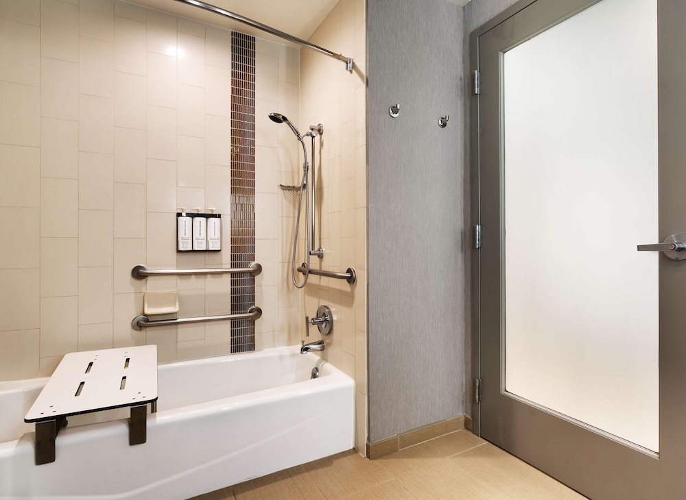Hyatt Place At Anaheim Resort Convention Center 68/71