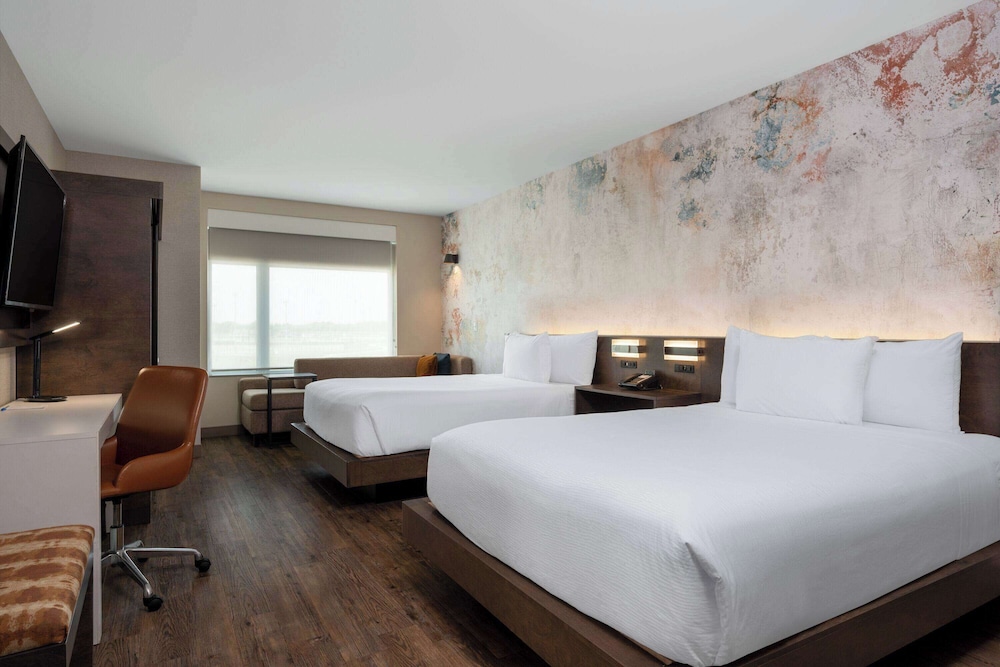 Wyndham Westfield 7/42