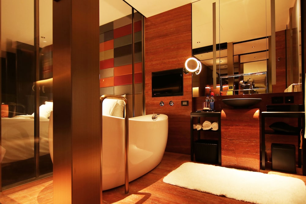 H2o Hotel 16/60