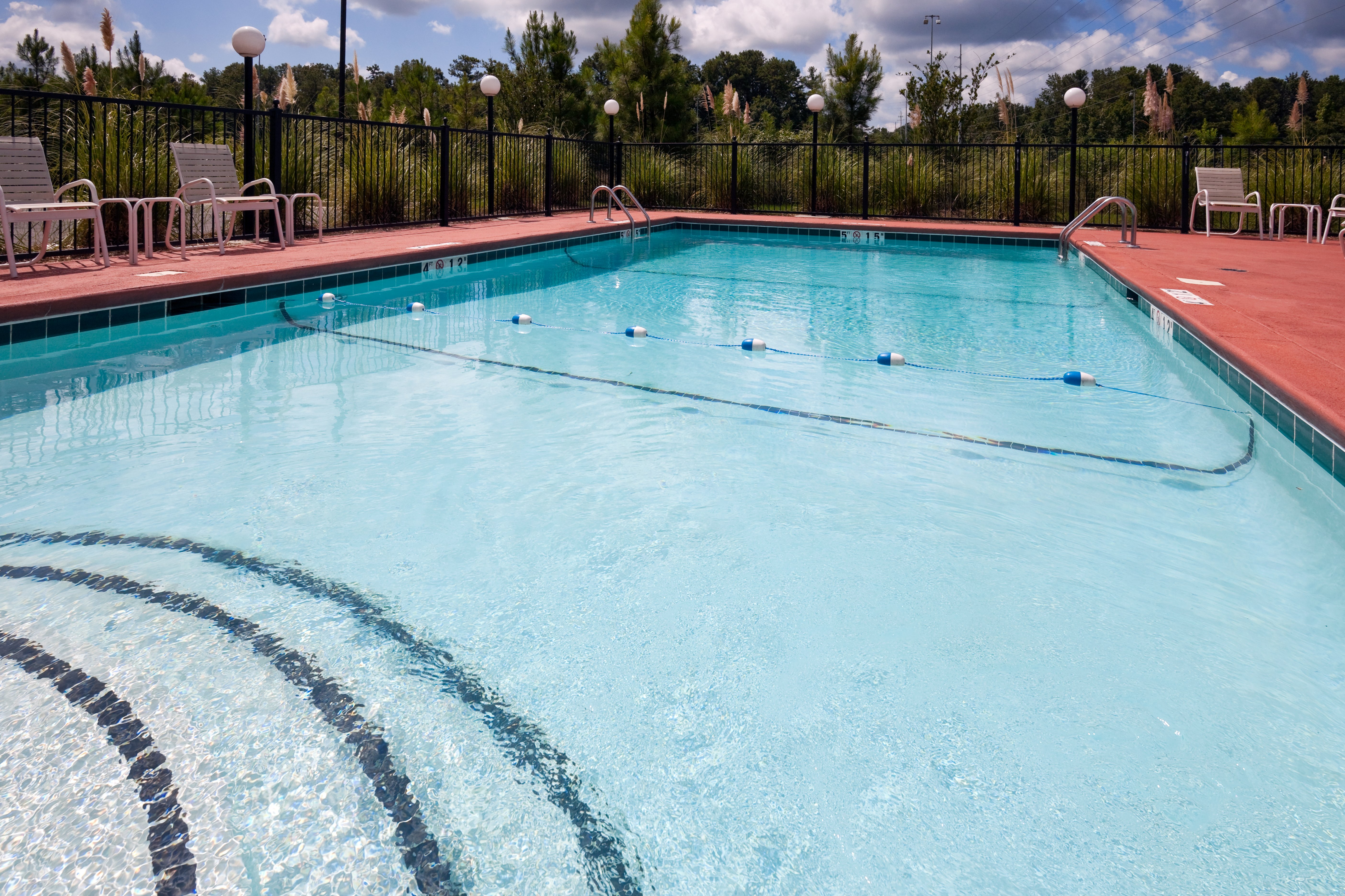 Holiday Inn Express Hotel Suites Pell City 43/71