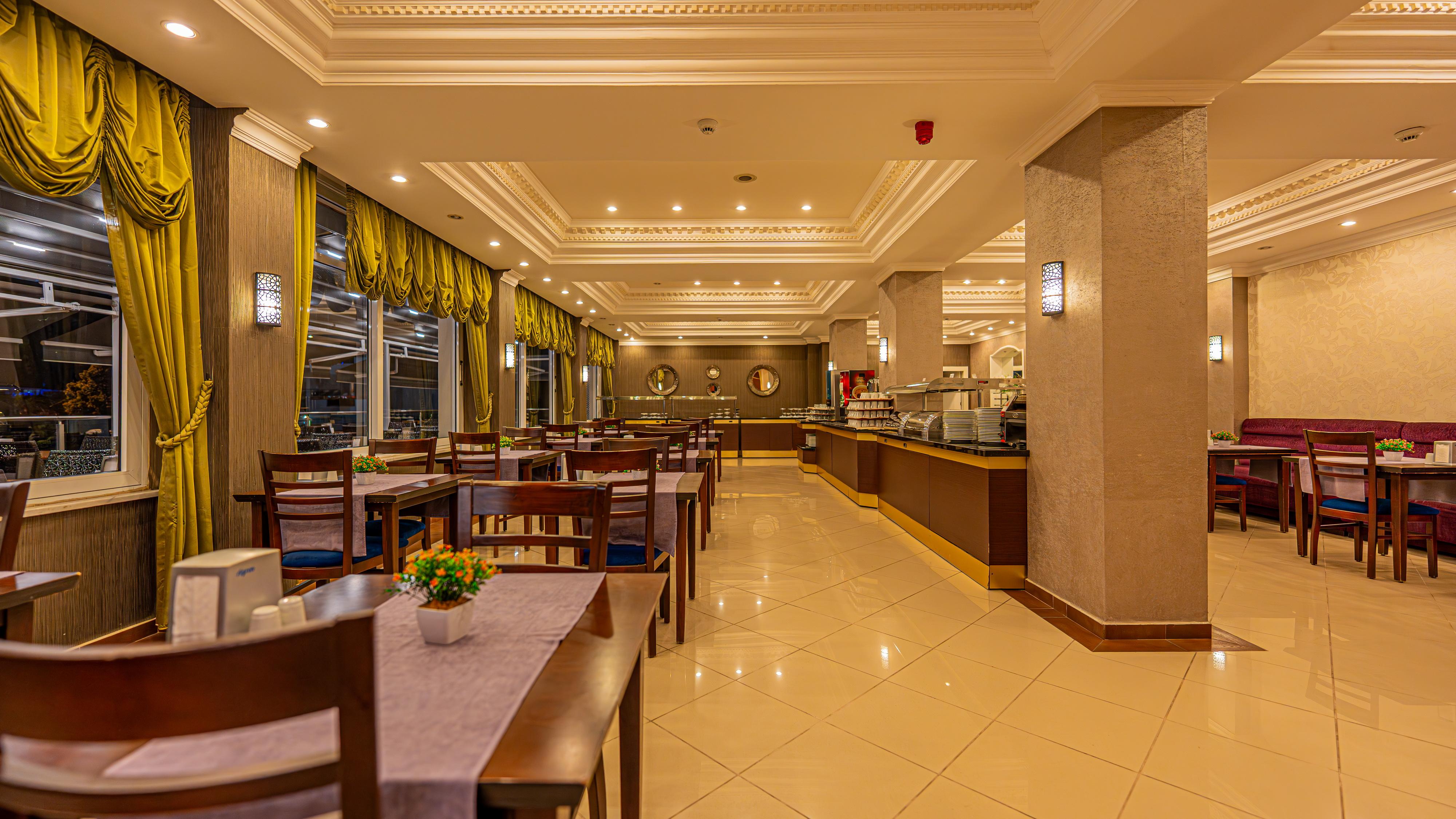 Prestige Garden Hotel 21/23