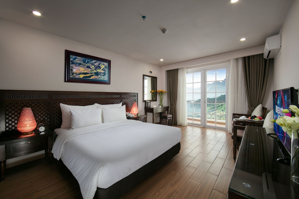 EXECUTIVE, DOUBLE BED, MOUNTAIN VIEW