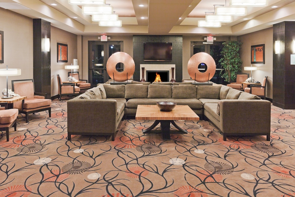 Holiday Inn Hotel & Suites Tulsa South 39/56