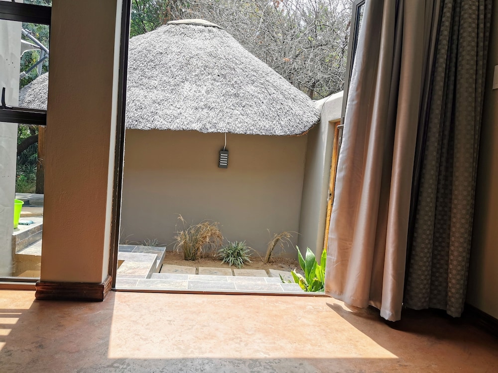 Aerotropolis Guest Lodge 41/50