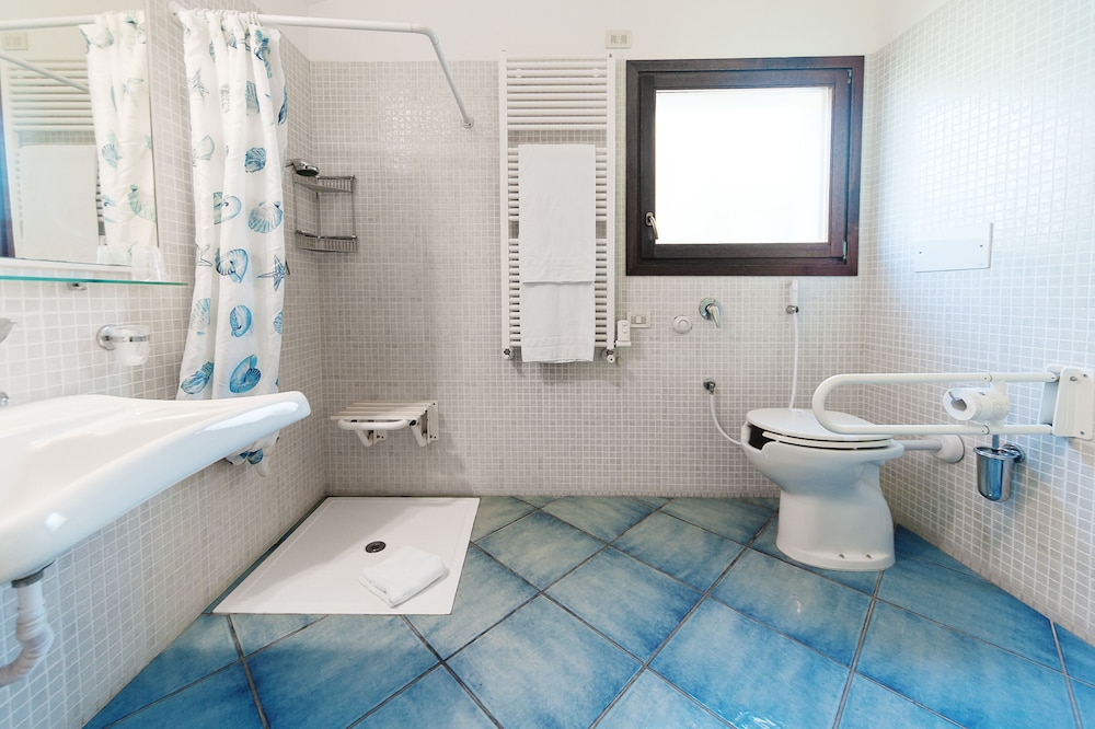 Hotel Santa Gilla 30/66