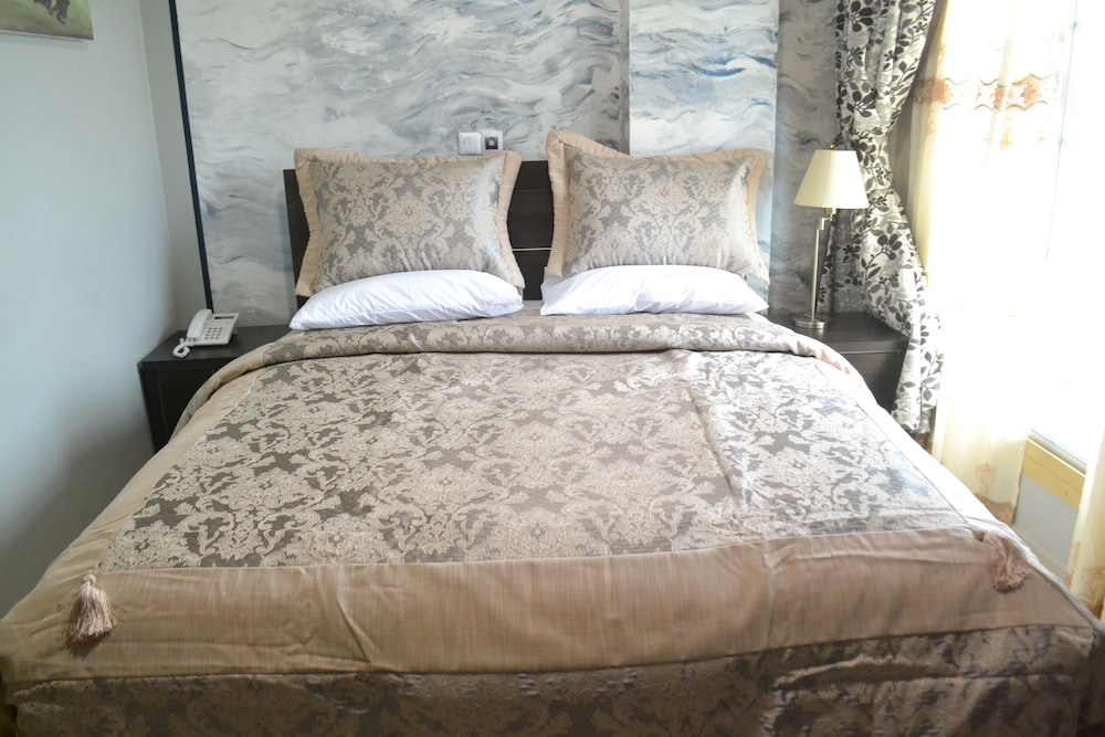 STANDARD, DOUBLE BED