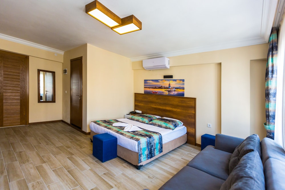 Old Town Boutique Hotel 30/50