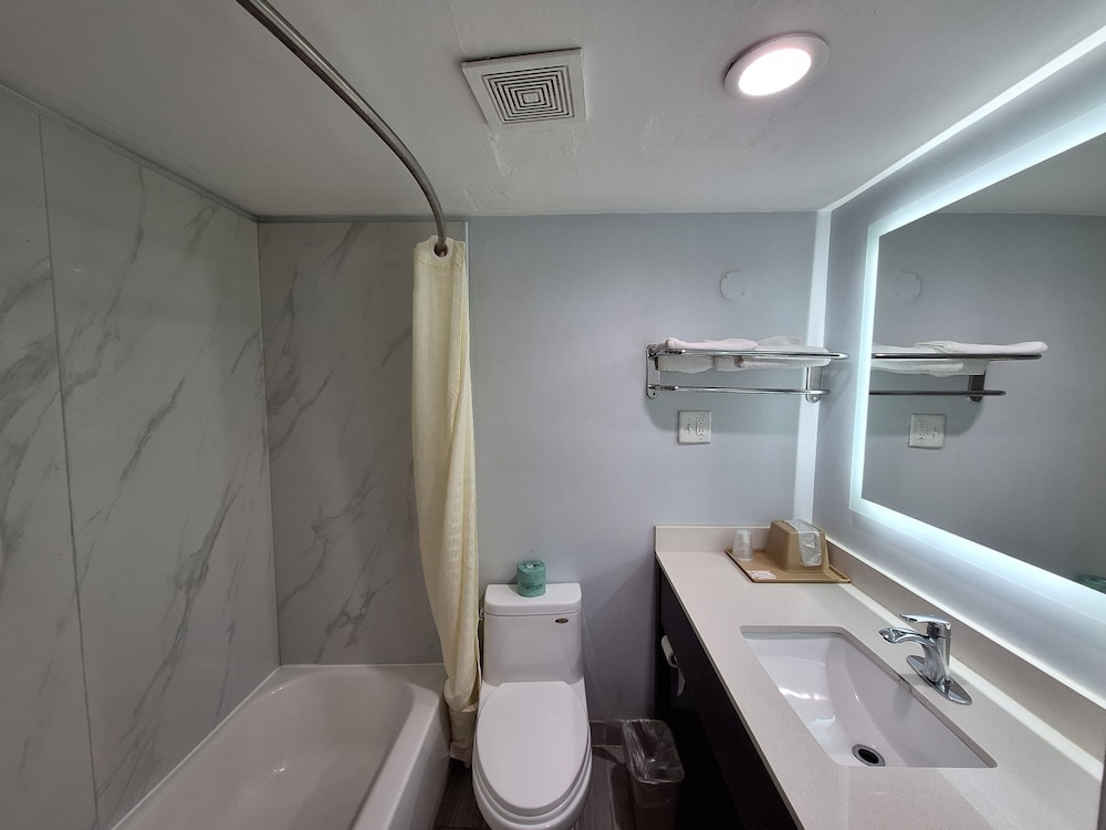 Budget Inn Roxboro 29/32