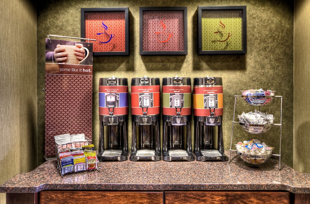 Hampton Inn & Suites Kalamazoo-Oshtemo 22/42