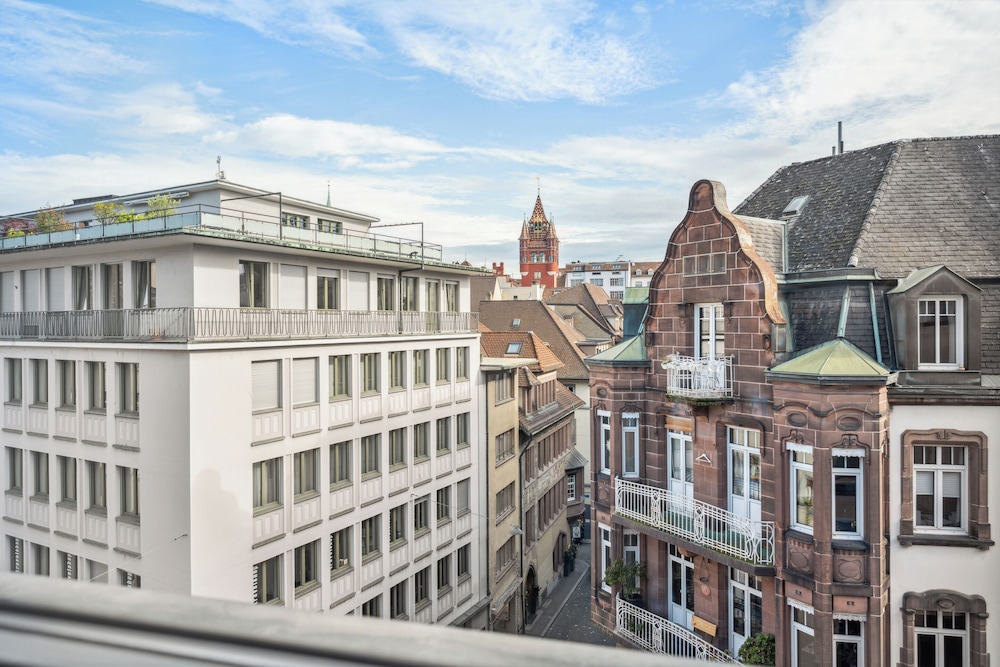 HOTEL BASEL 6/50