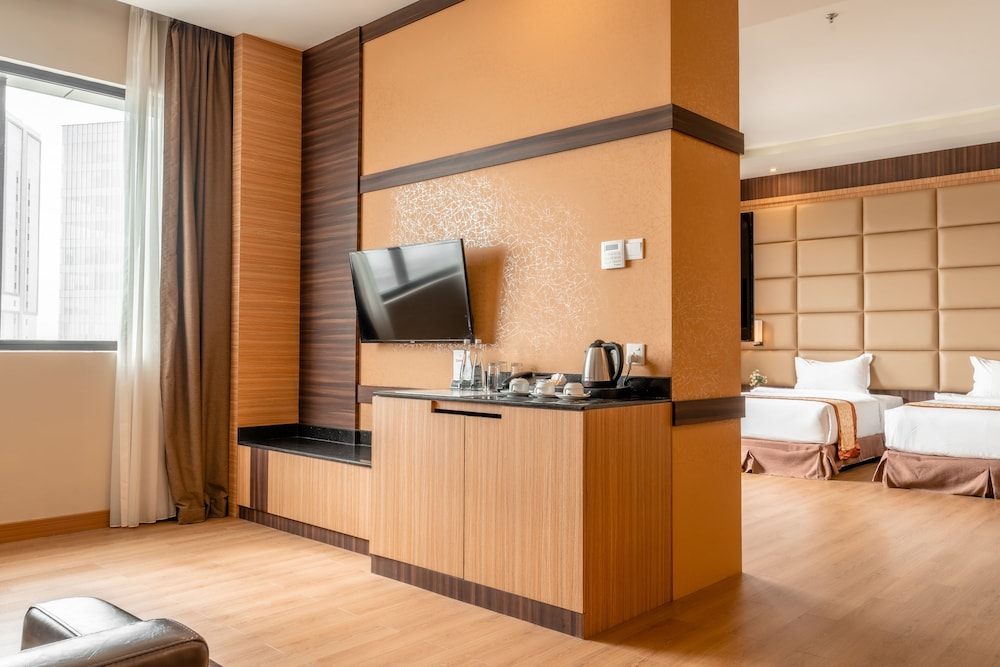 M One Hotel 51/52